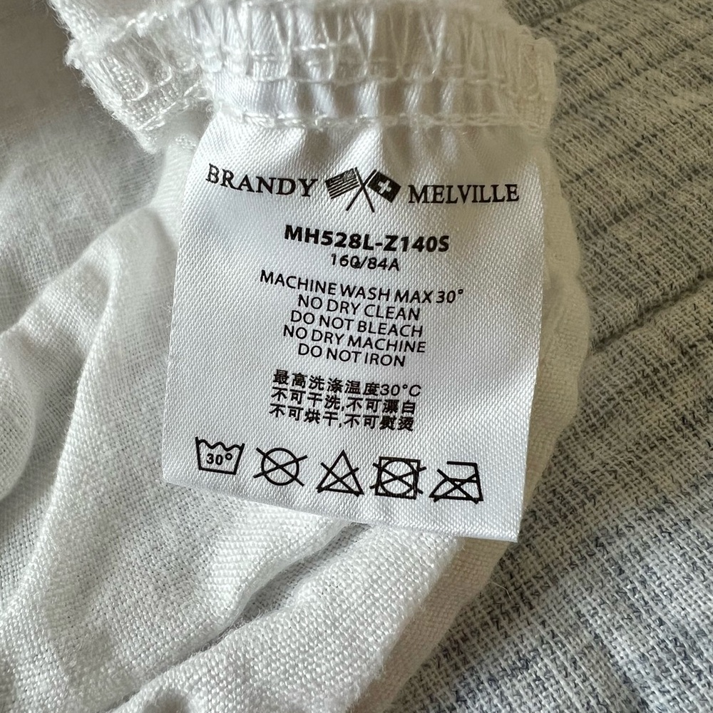 Brandy Melville White Ruffled Cap Sleeve Blouse - Picture 8 of 10